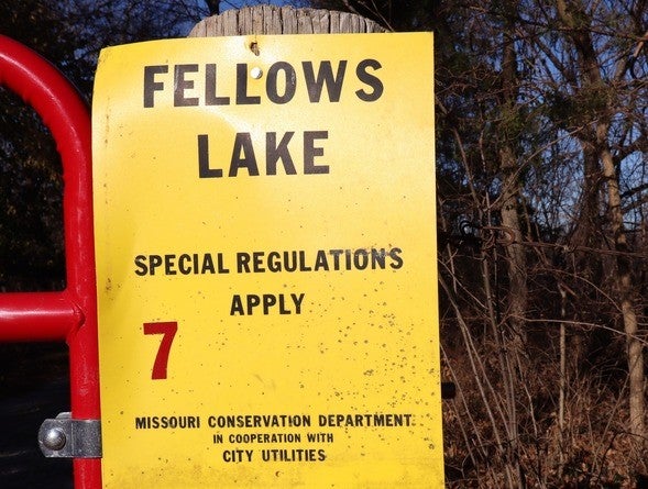 Fellows Lake sign