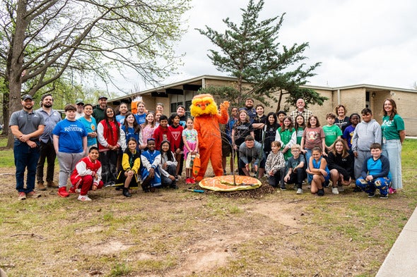 group picture with fifth grade classes from Cowden Elementary School