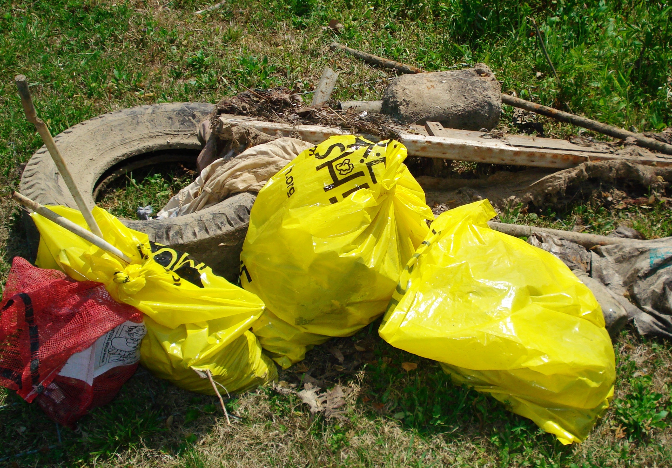 Cape LaCroix Creek cleanup trash 