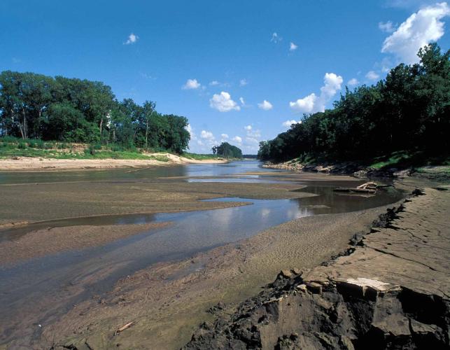 Photo of erosion and deposition on two sides of the Grand River channel